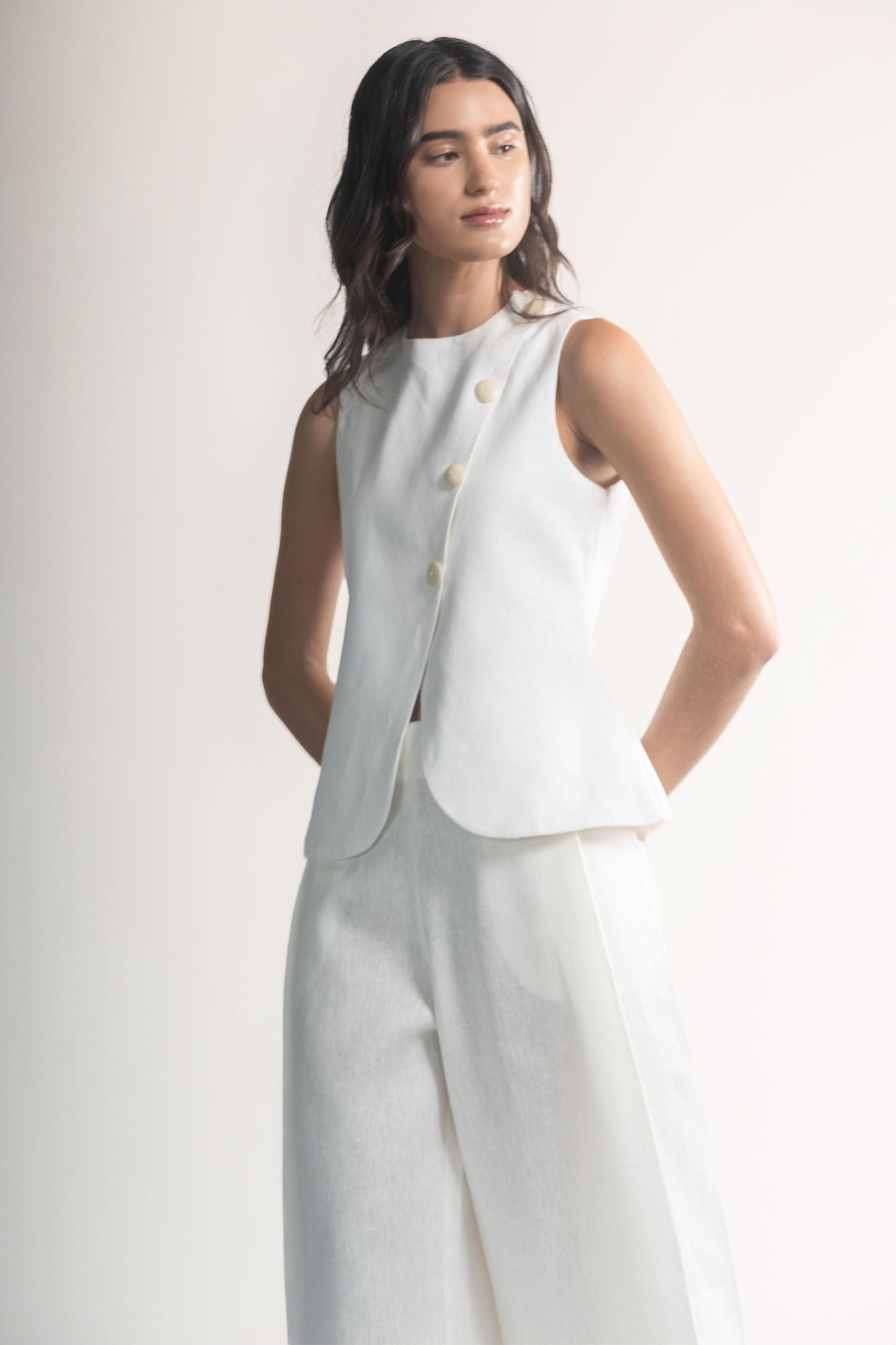 NOELIA VEST – IVORY