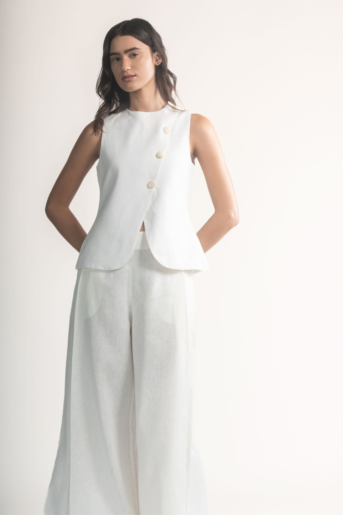 NOELIA VEST – IVORY